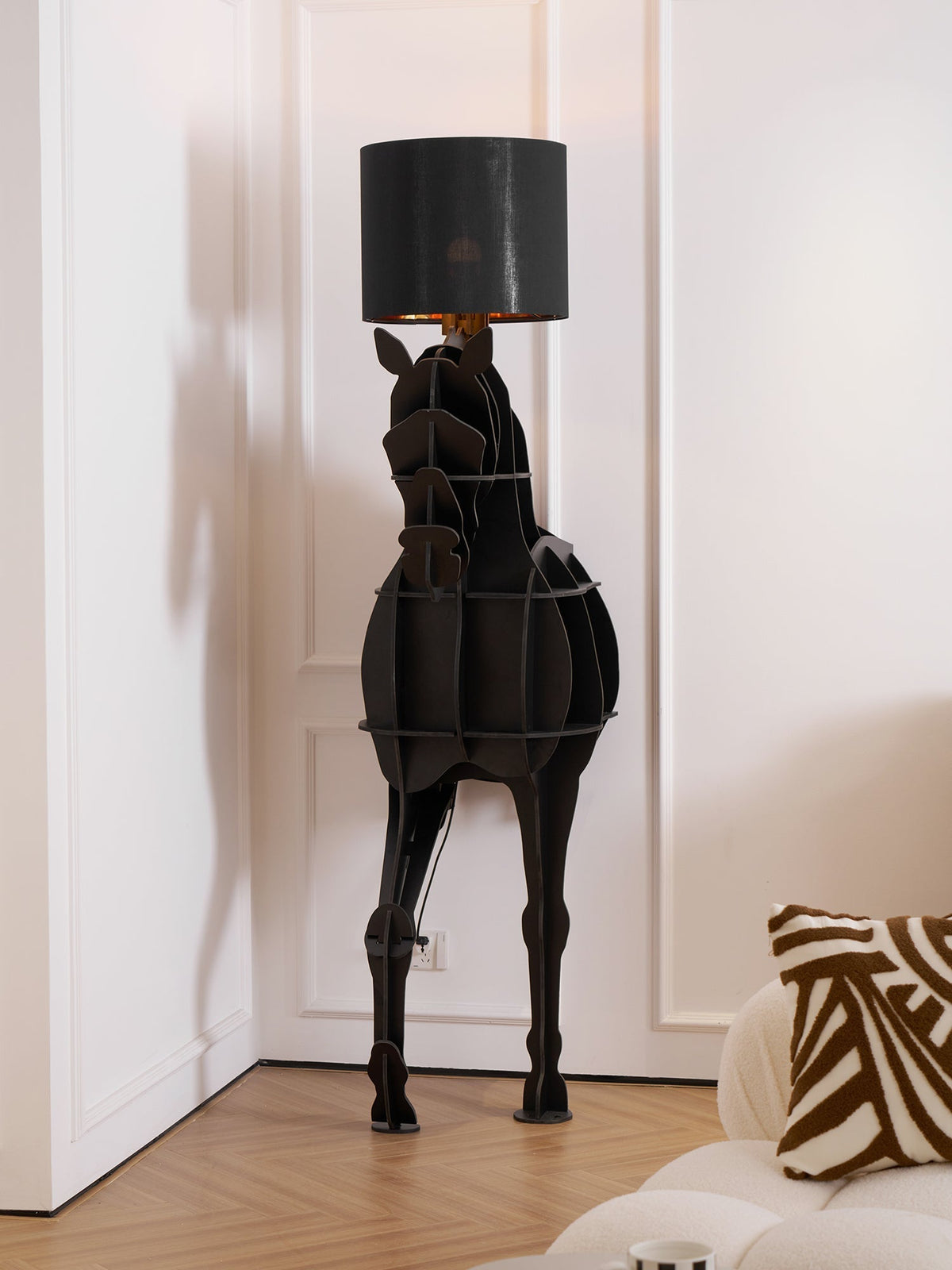 Nrasen lámpara de pie en forma de caballo