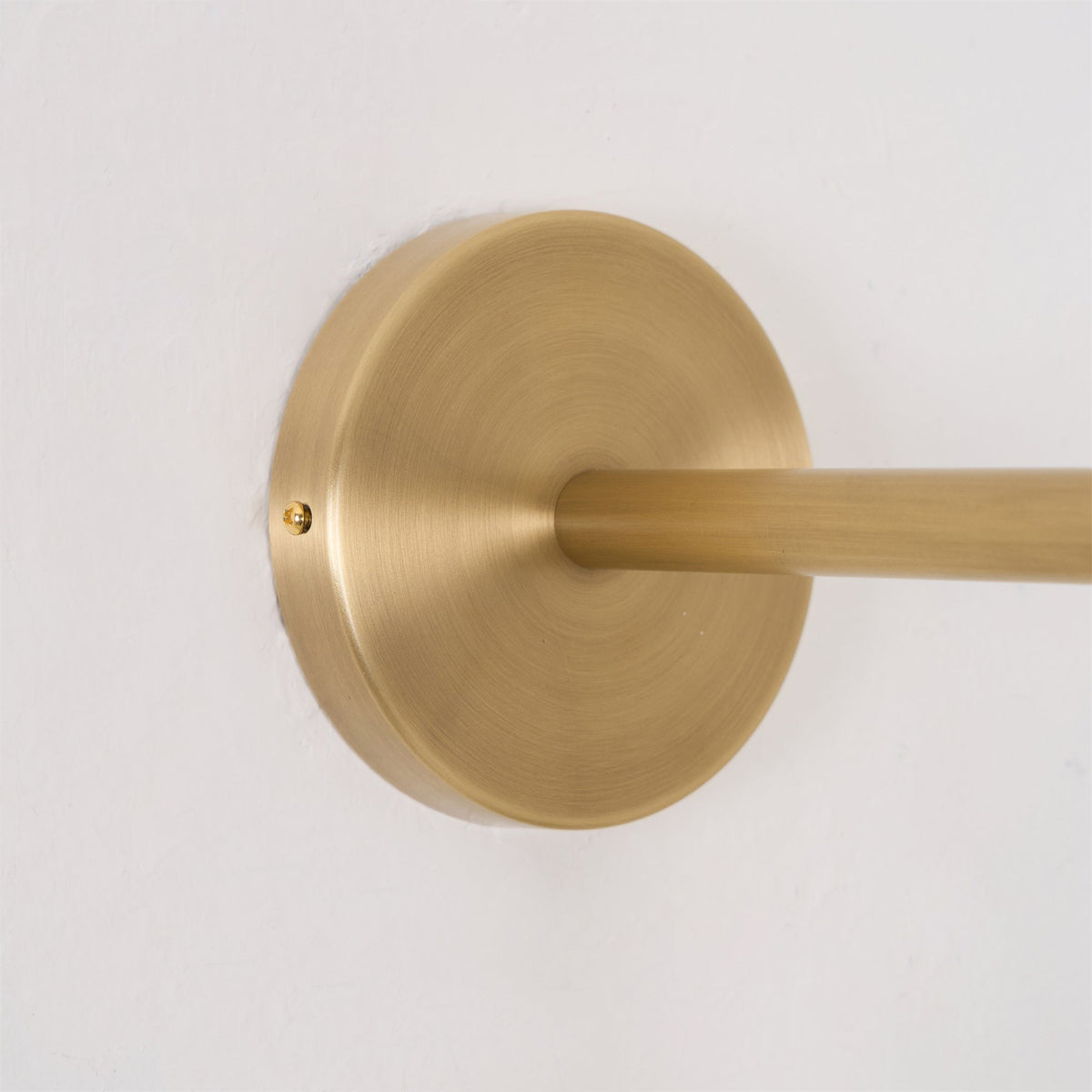 Zaya aplique de pared minimalista de metal
