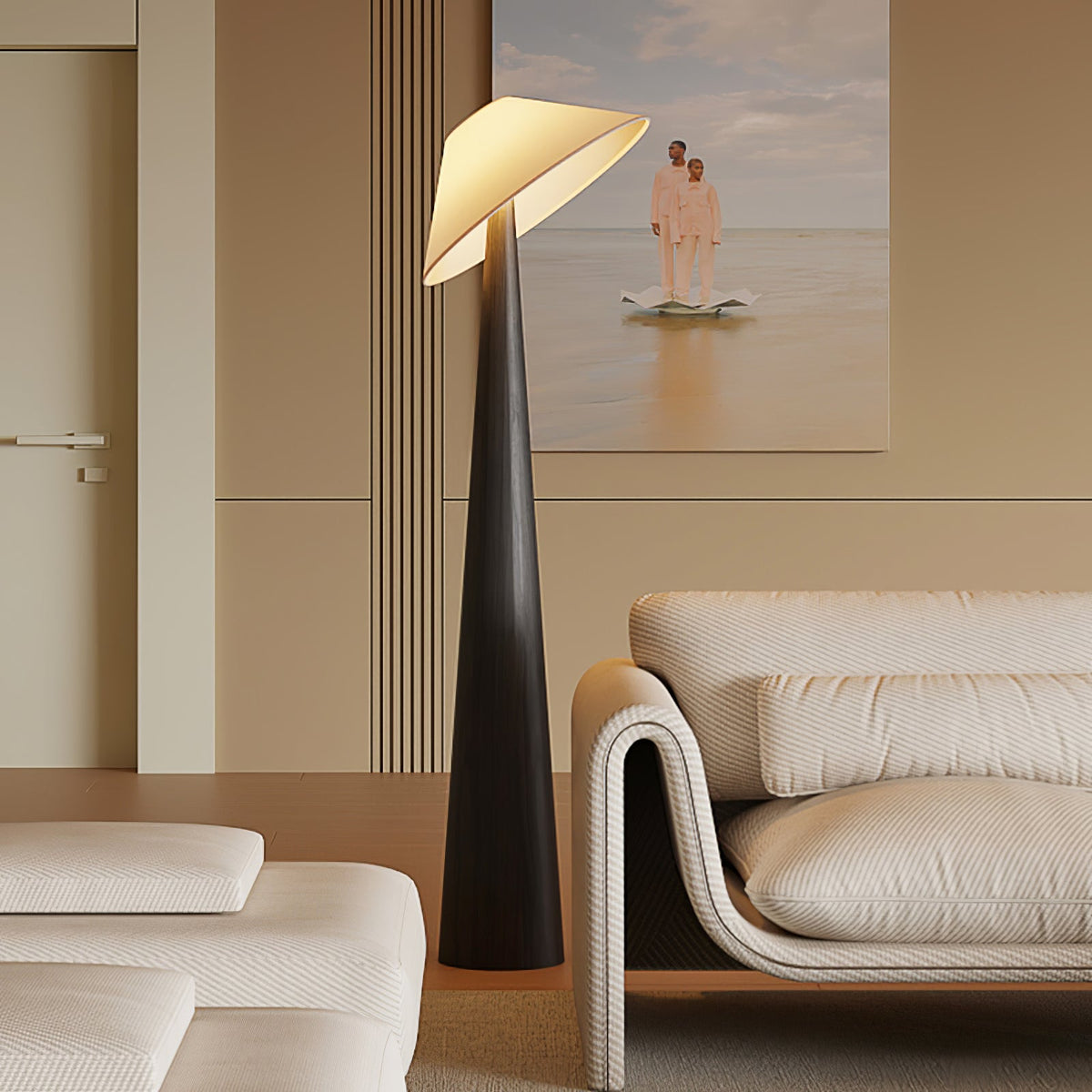 Apex lámpara de pie en madera con base cónica