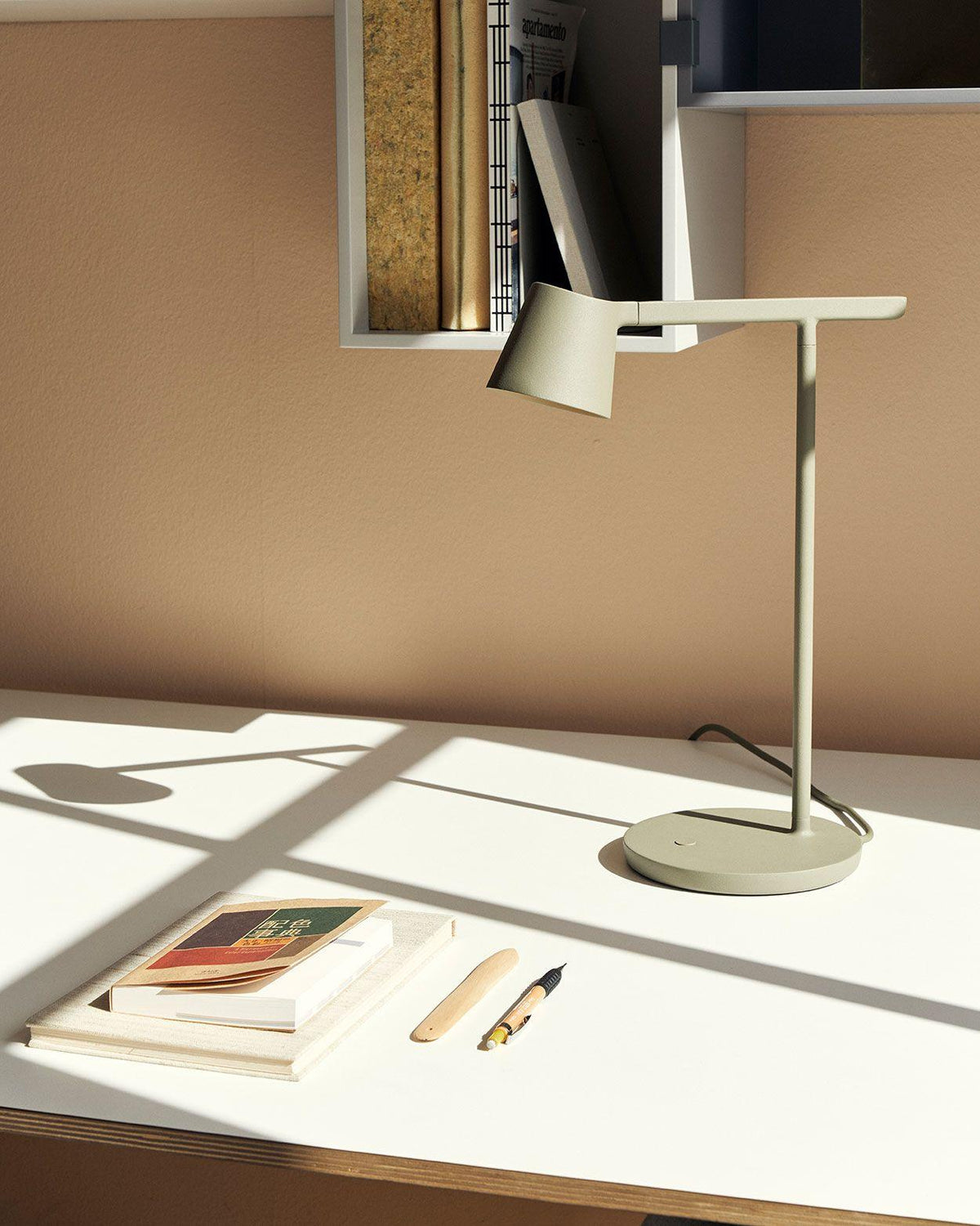 Caelthorne lámpara de mesa Core