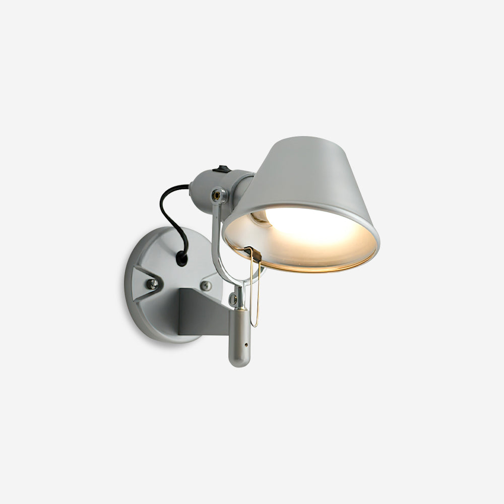 Aplique de pared con cuerpo metálico y pantalla cónica regulable, moderno y minimalista de metal