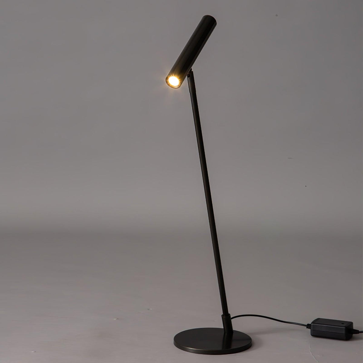 Anor lámpara de mesa minimalista