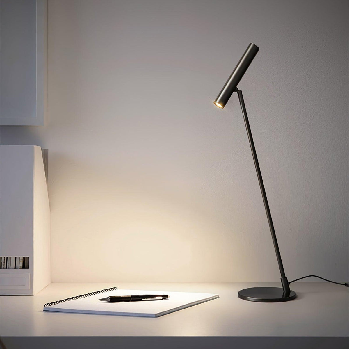 Anor lámpara de mesa minimalista