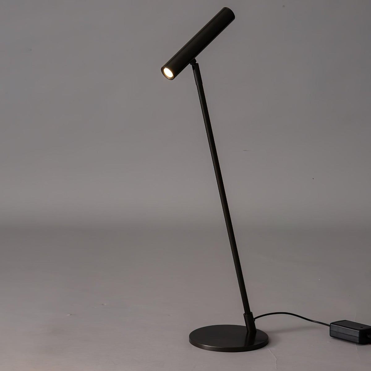 Anor lámpara de mesa minimalista