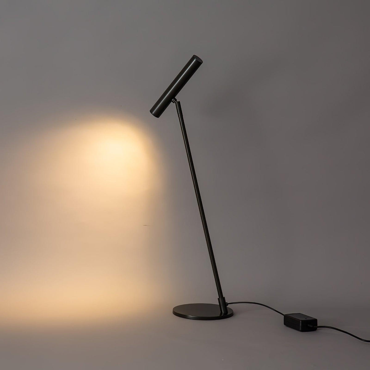 Anor lámpara de mesa minimalista