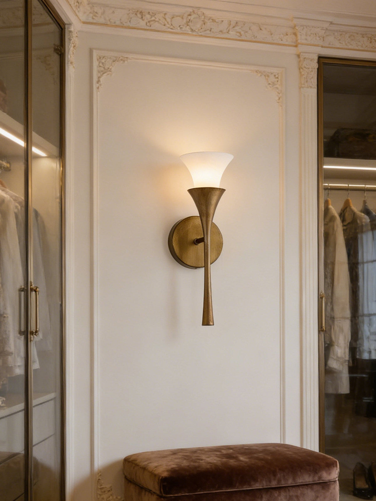 Solalette aplique de pared de latón con doble cúpula