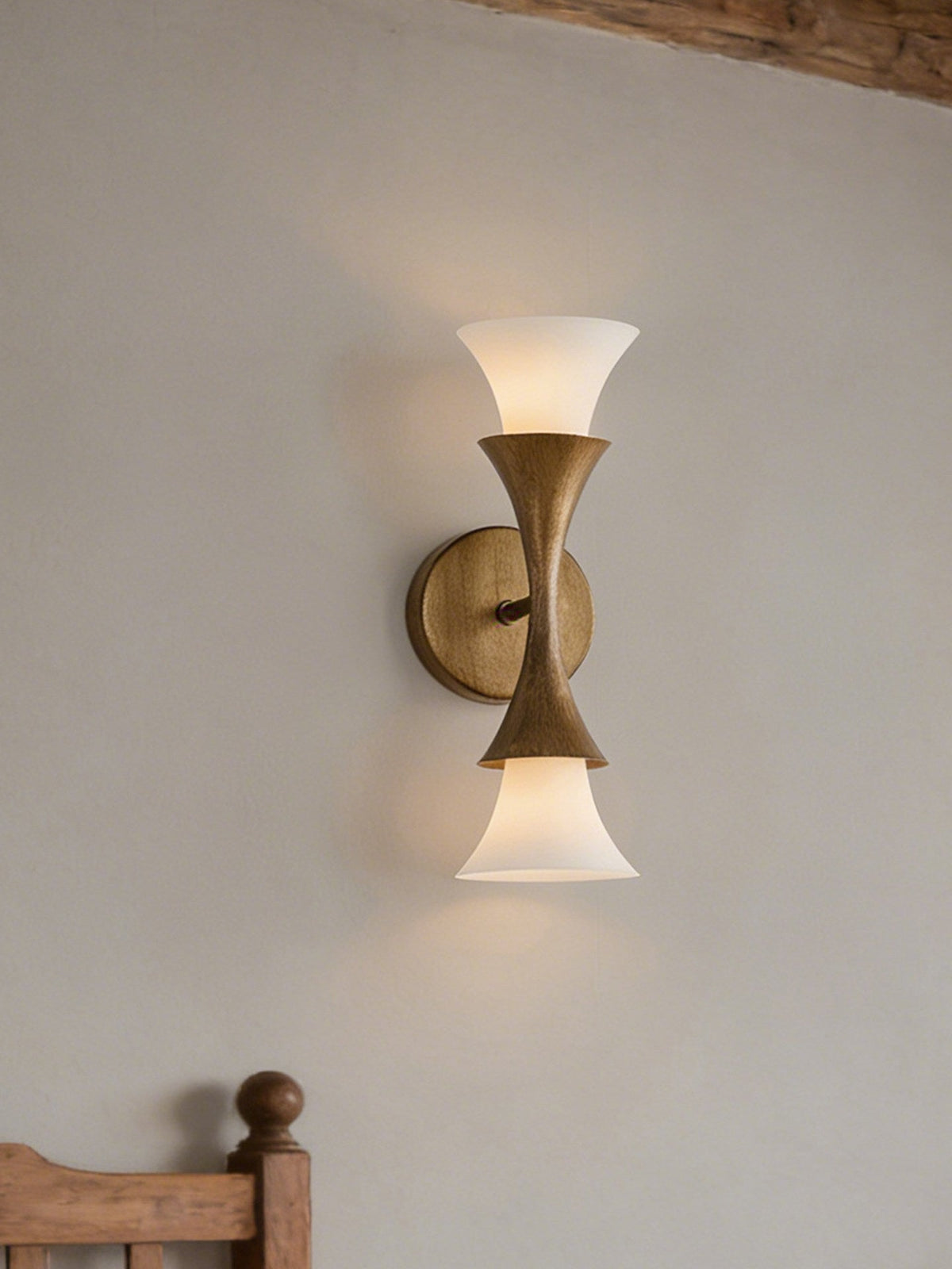 Solalette aplique de pared de latón con doble cúpula