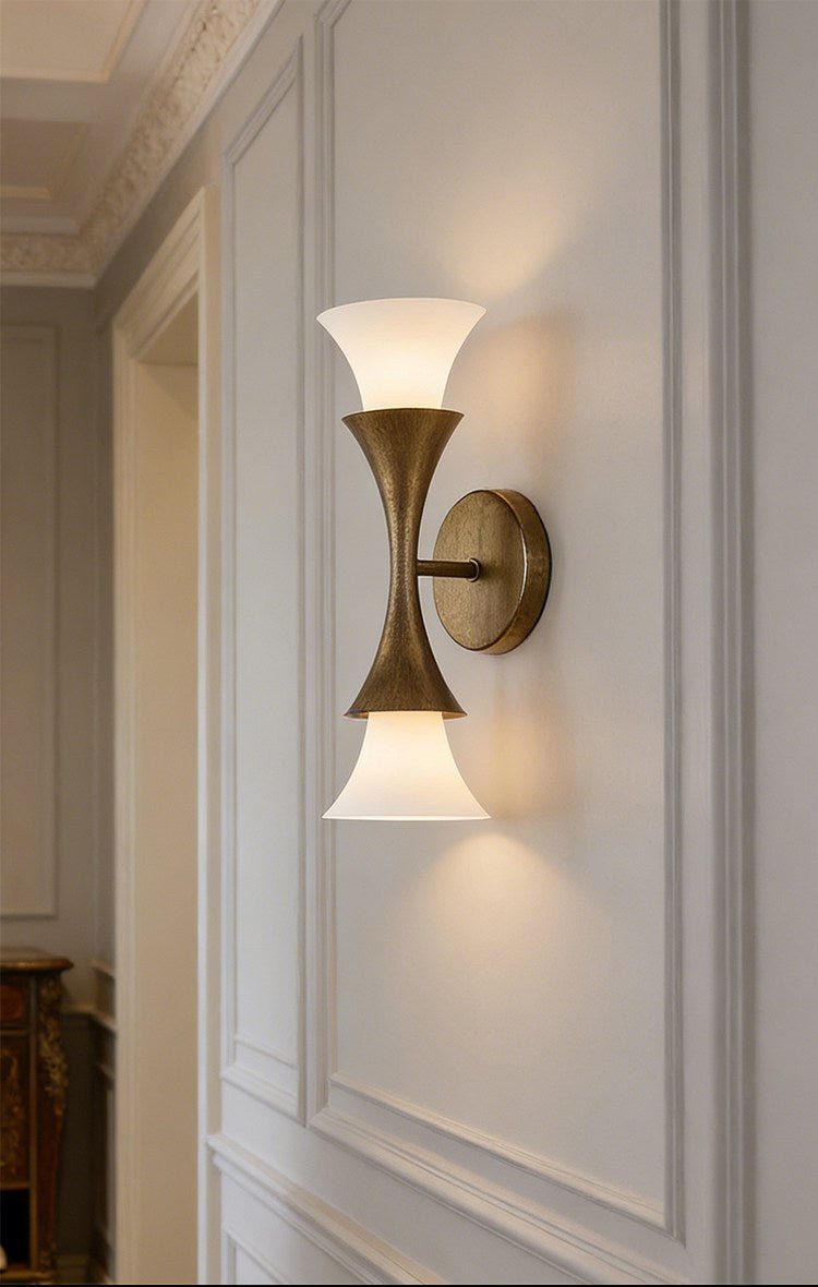 Solalette aplique de pared de latón con doble cúpula