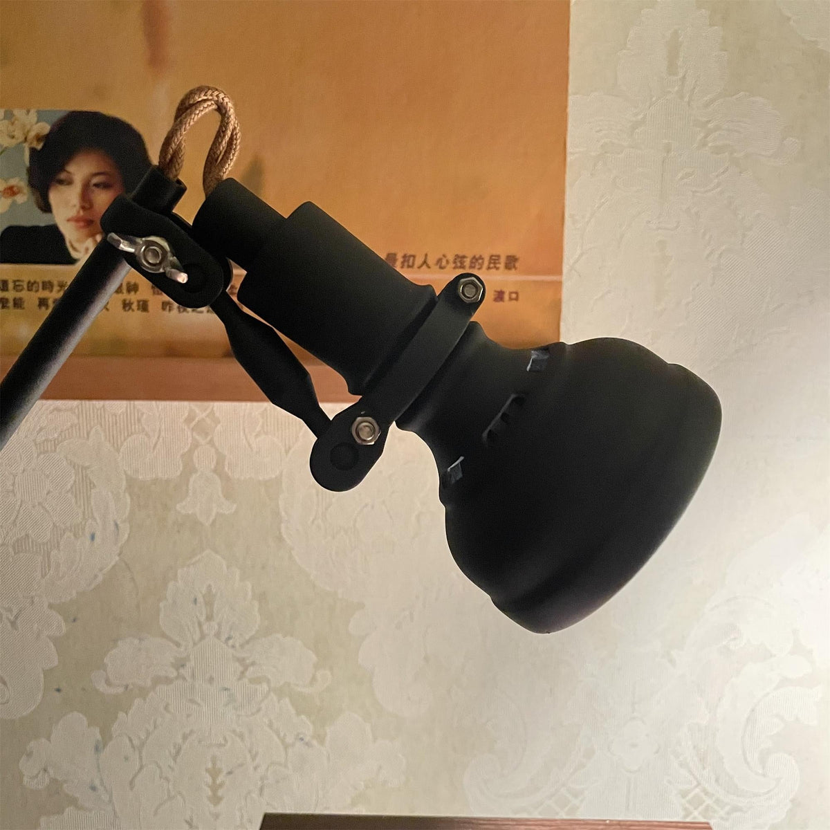 Rivuina lámpara de mesa