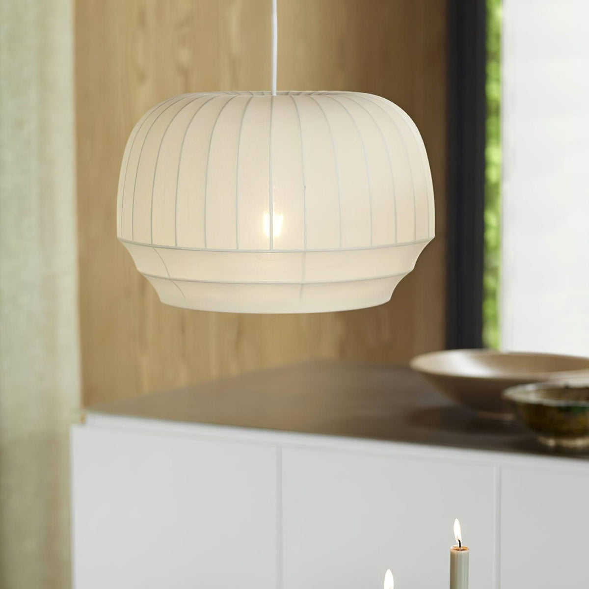 Taro lámpara colgante de tela blanca moderna minimalista con líneas verticales