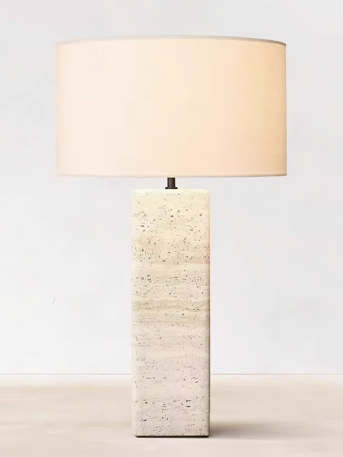Tavarette lámpara de mesa travertino