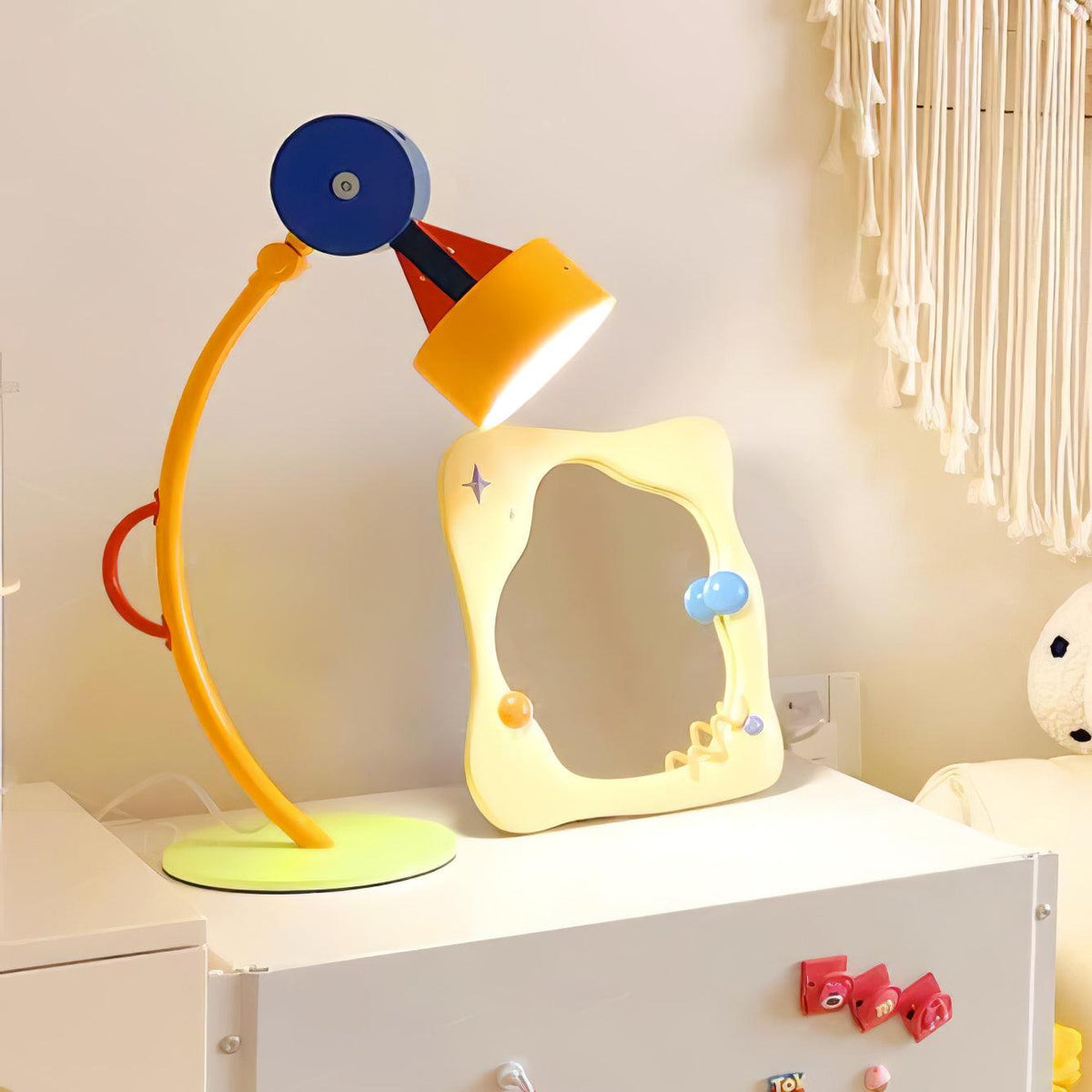 Niraneria lámpara de mesa artística de acrílico