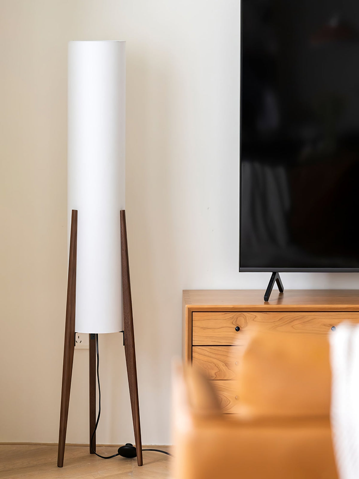 Triluxe lámpara de pie moderna de madera y tejido