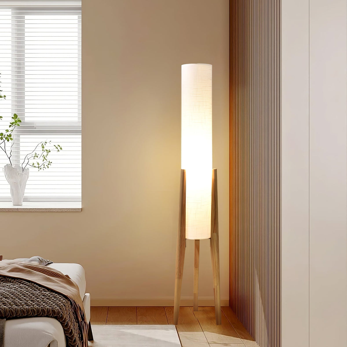 Triluxe lámpara de pie moderna de madera y tejido