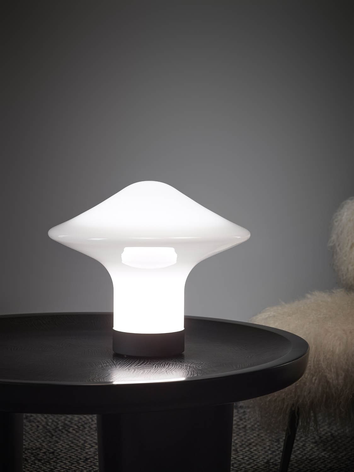 Taura lámpara de mesa contemporánea