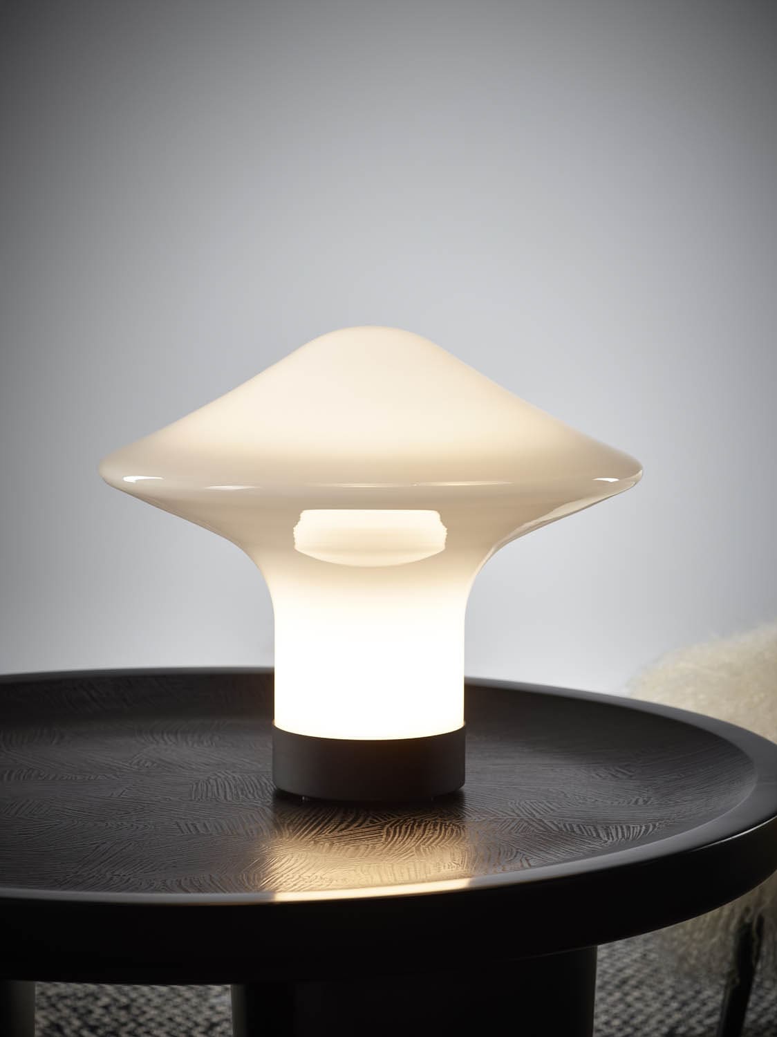 Taura lámpara de mesa contemporánea