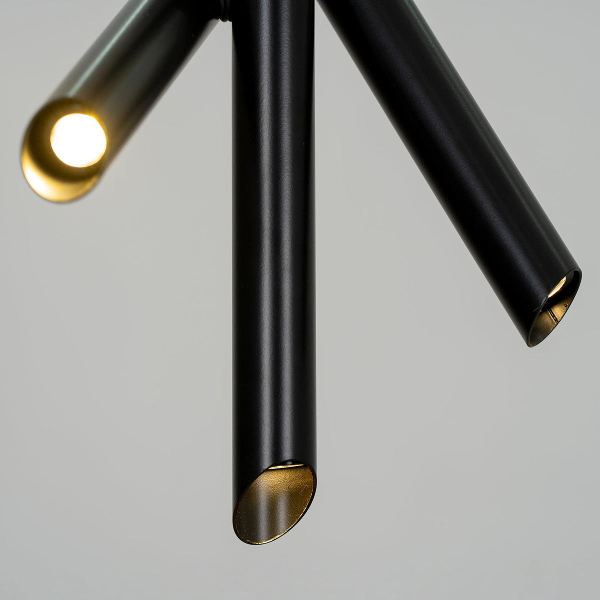 Erixon lámpara colgante de tubos de aluminio minimalista