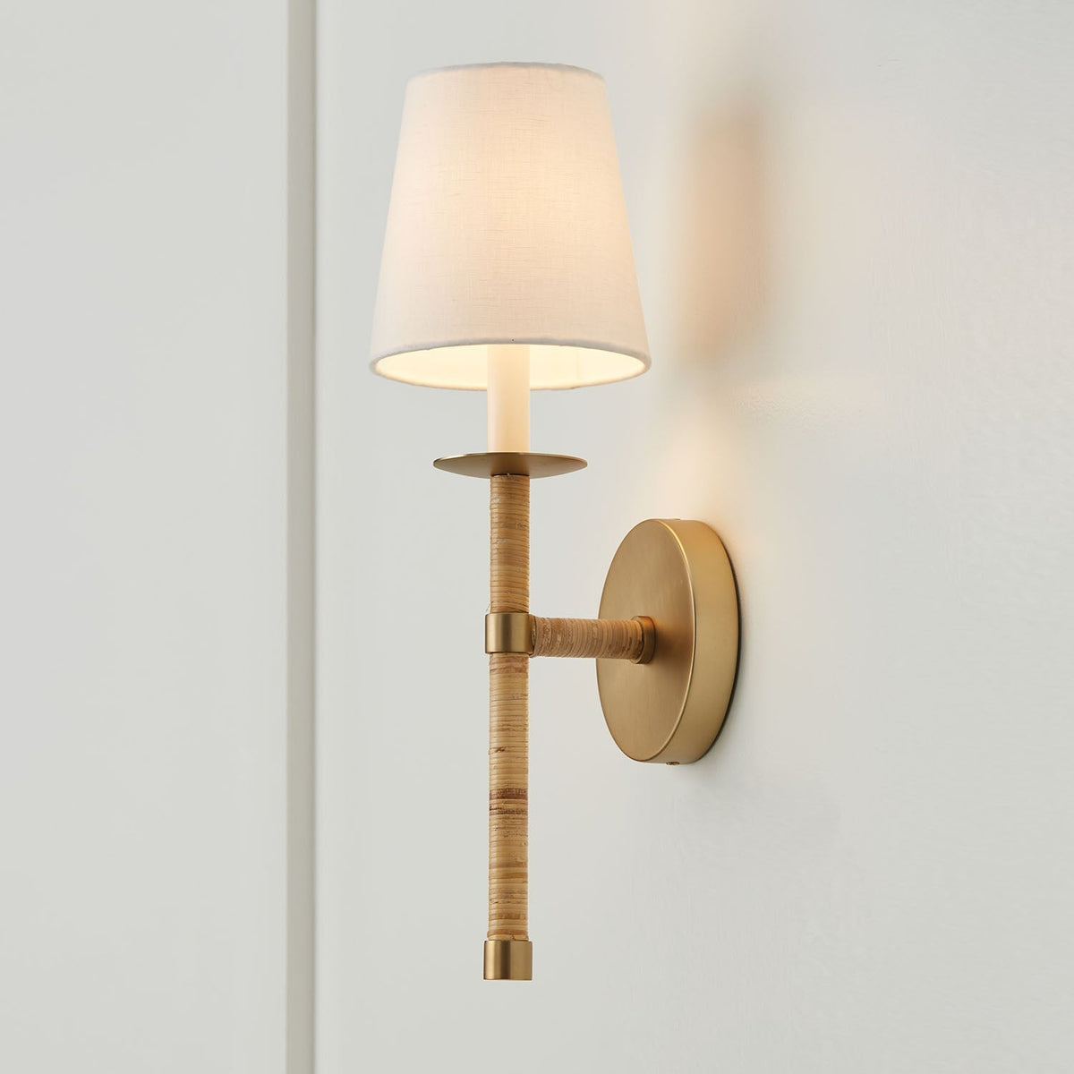 Aveninielle aplique de pared