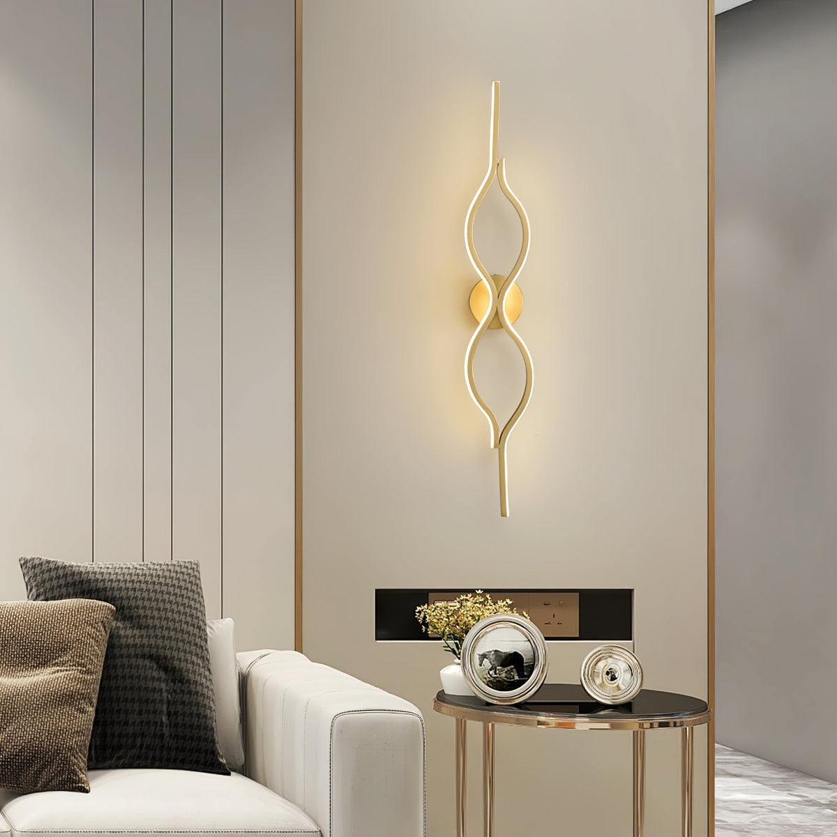 Myvenen aplique de pared de estilo clásico Twist en latón