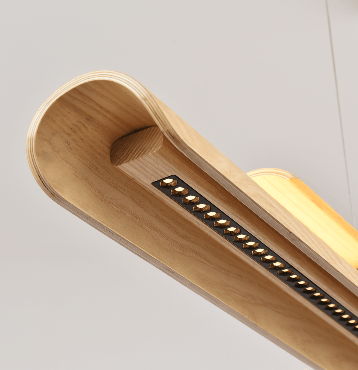 Lignelle lámpara colgante lineal de madera