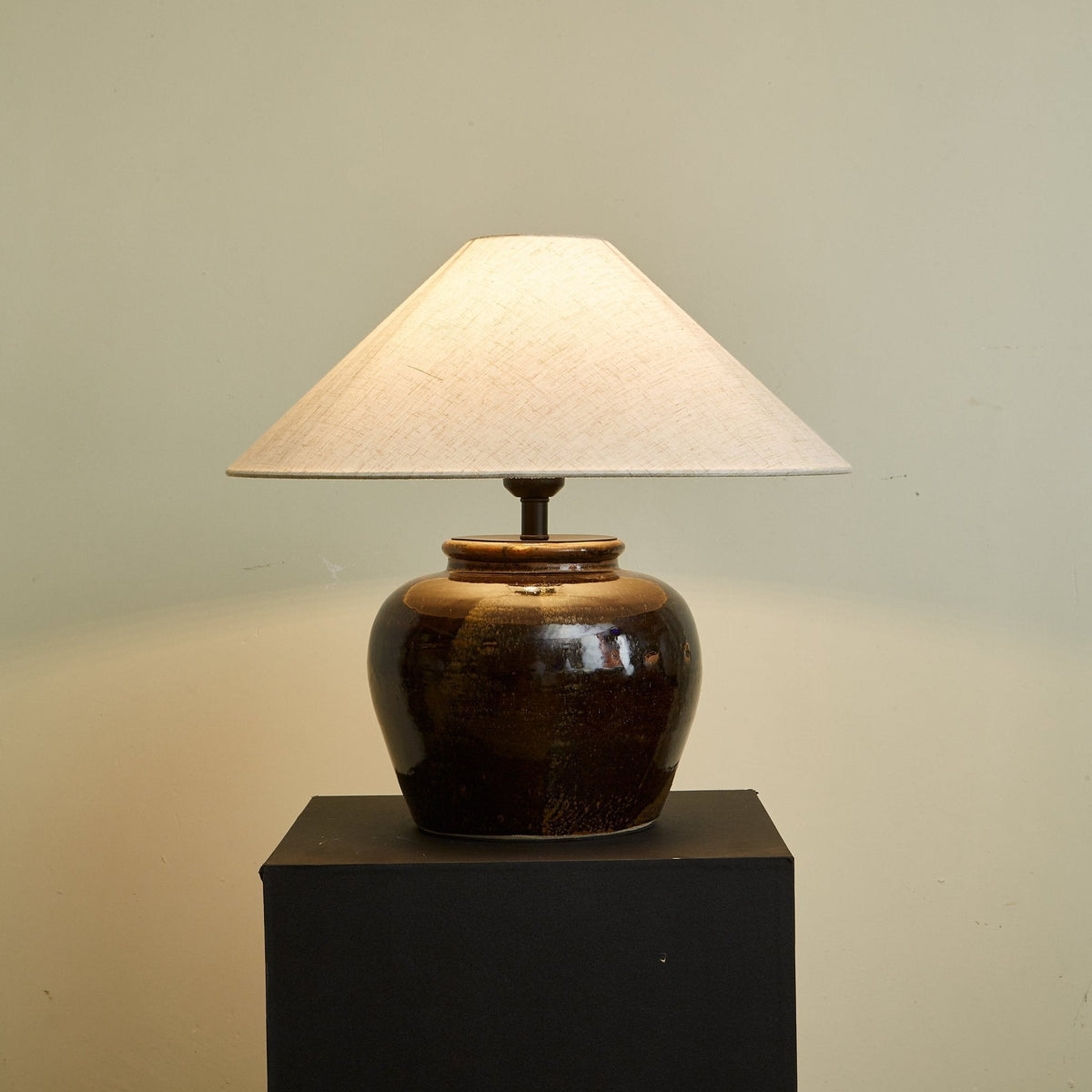 Ravien lámpara de mesa Umber Jar