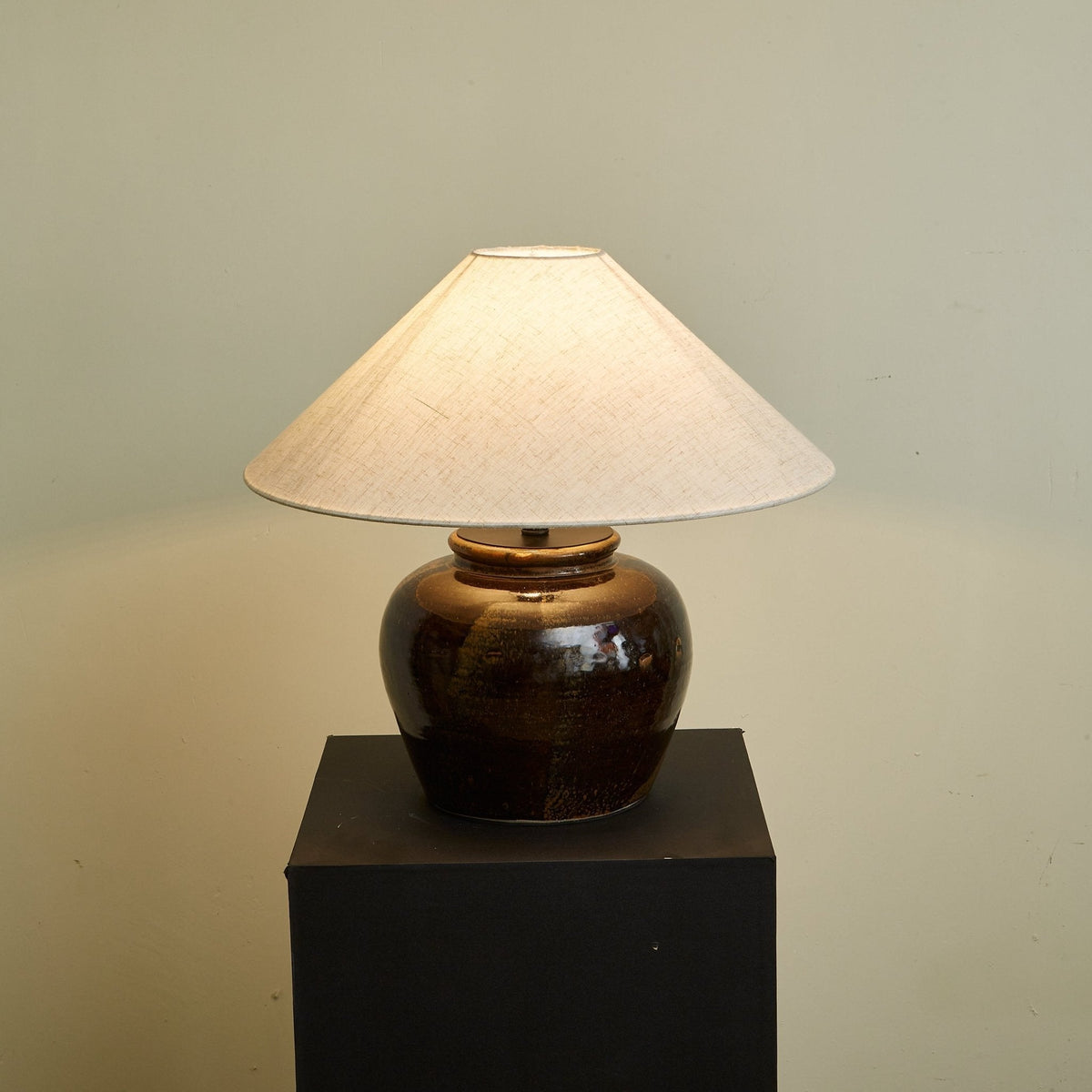 Ravien lámpara de mesa Umber Jar