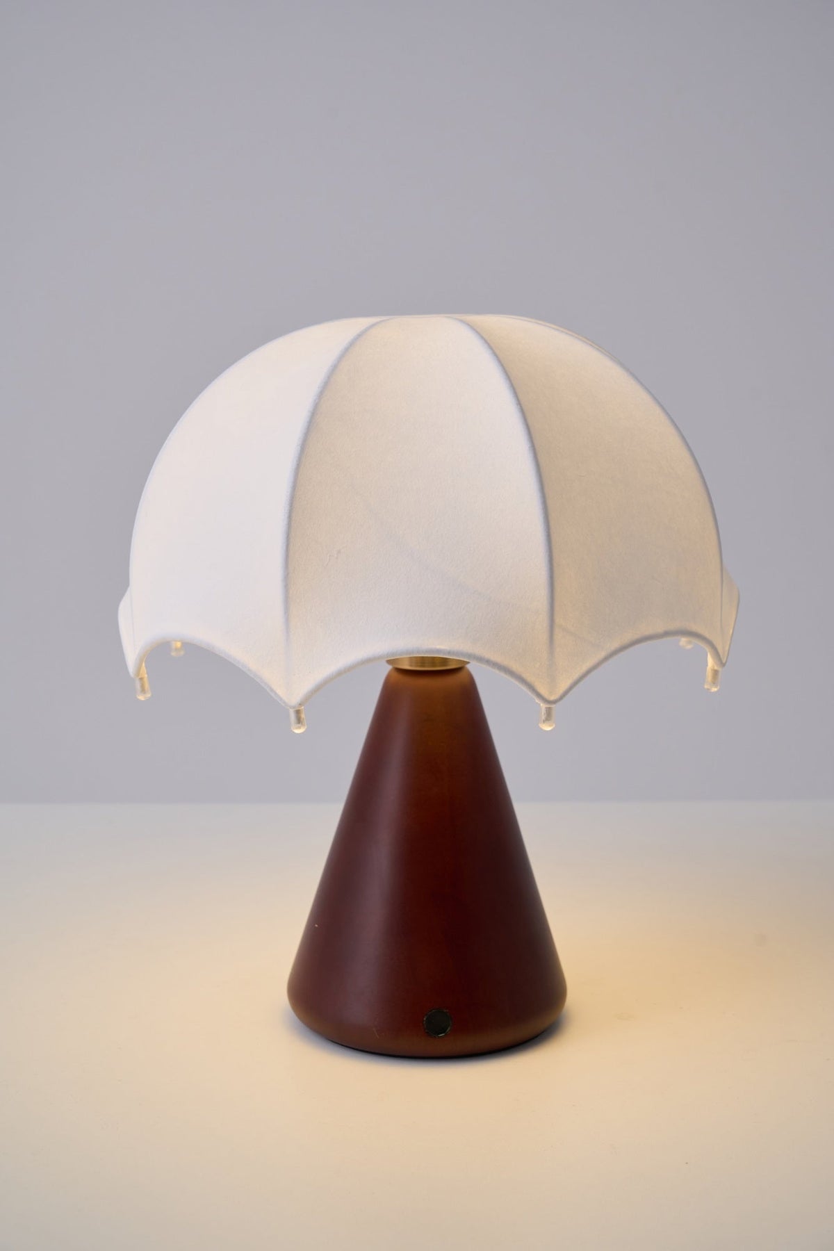 Parasol lámpara de mesa de madera de nogal
