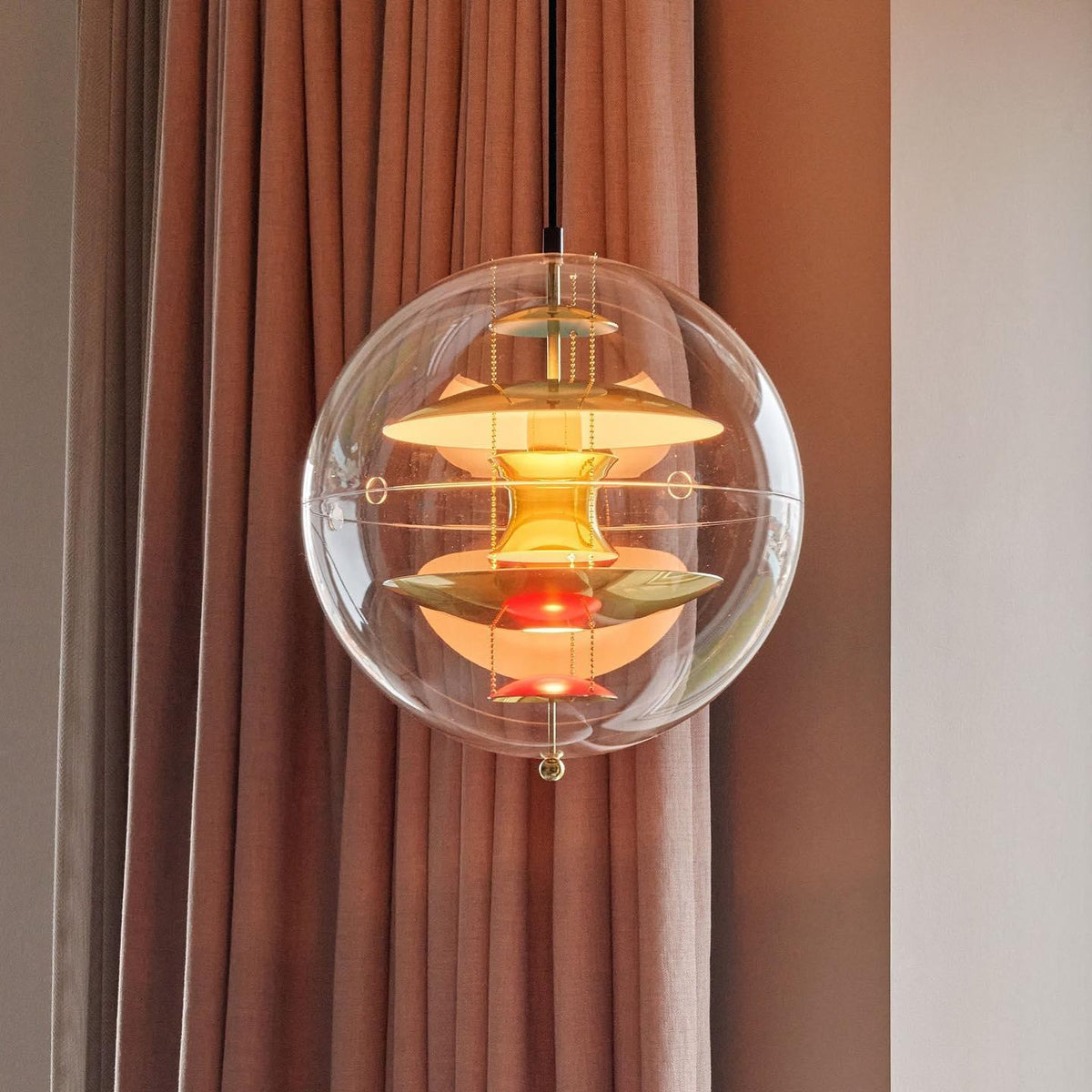 Lámpara colgante moderna de esfera transparente con capas geométricas flotantes