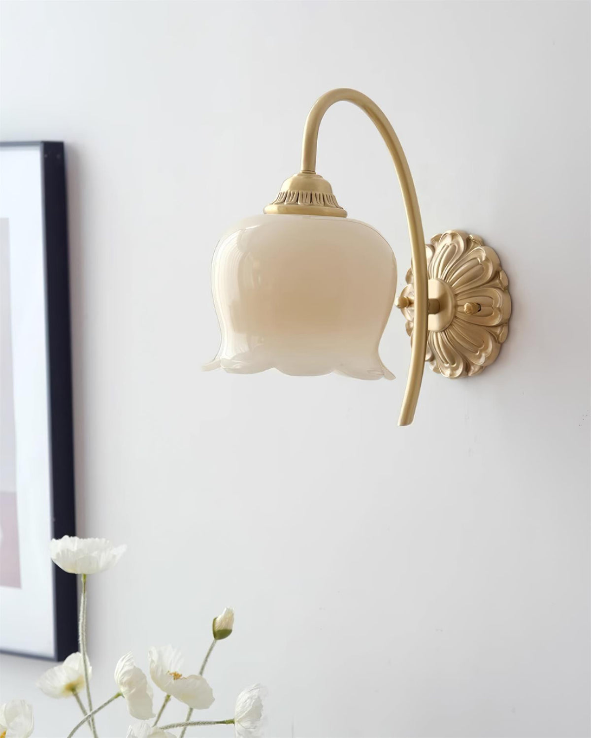 Dazell aplique de pared Art Flower de latón y resina