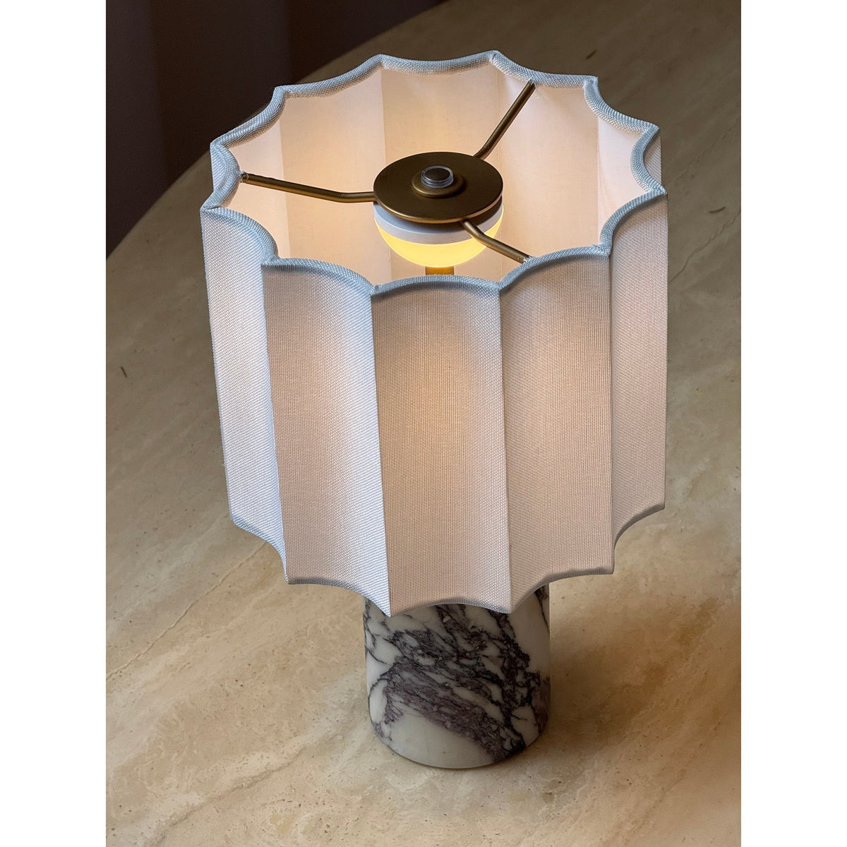 Selivella lámpara de mesa (con batería integrada)