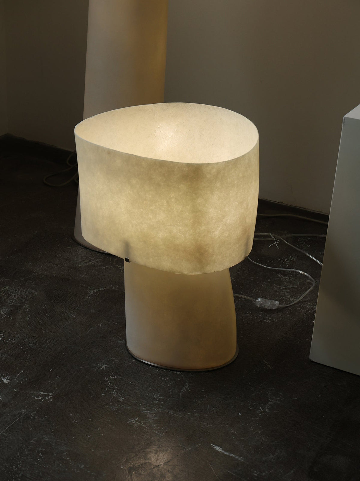 Lirvyn lámpara de mesa