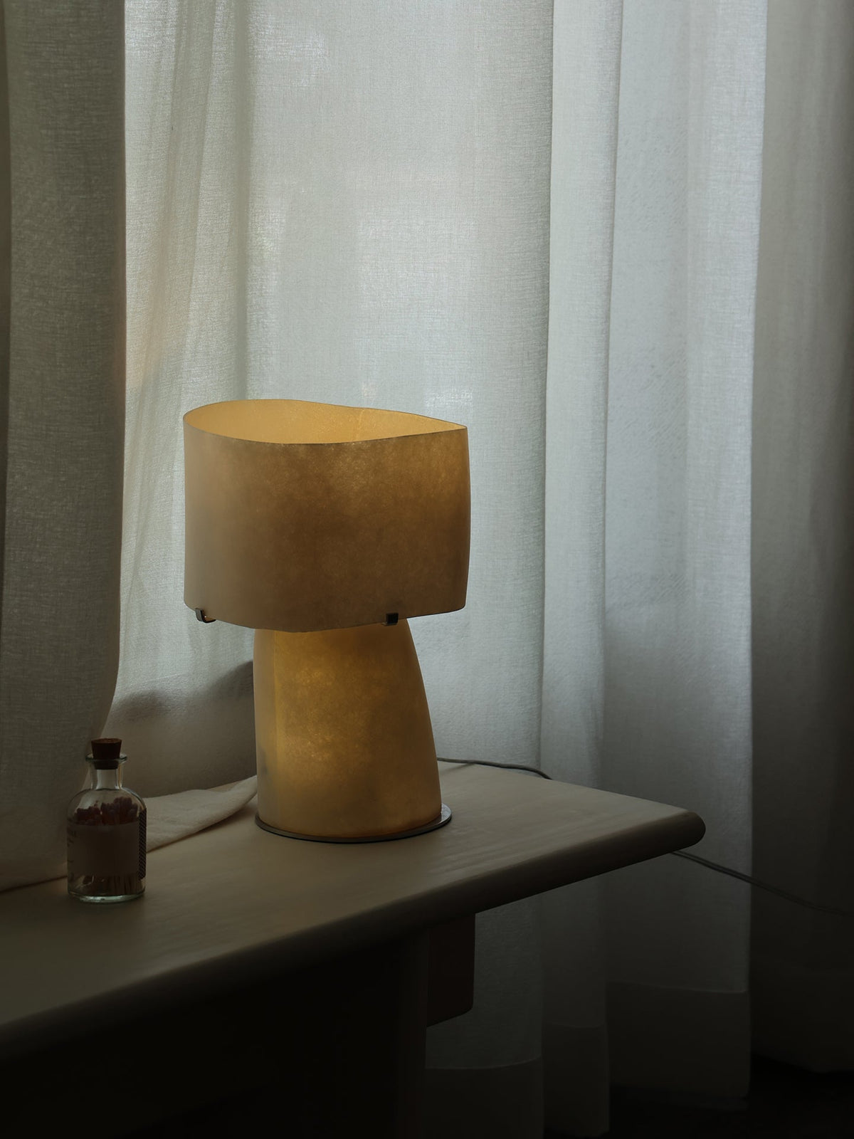 Lirvyn lámpara de mesa