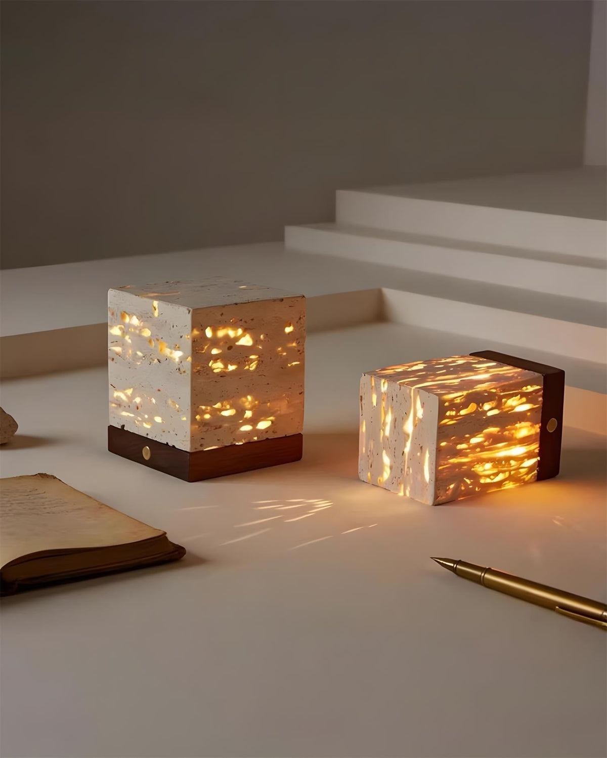 Obelisk lámpara de mesa