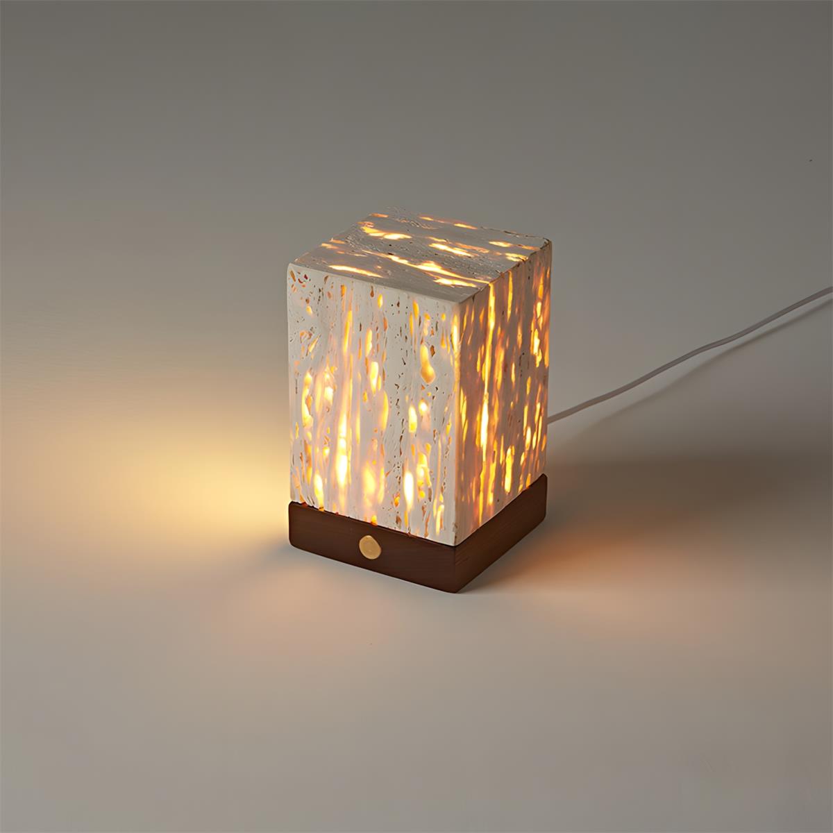 Obelisk lámpara de mesa