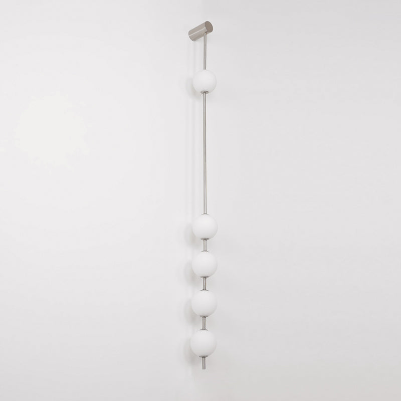 Soloiella aplique de pared Vertical Balls latón