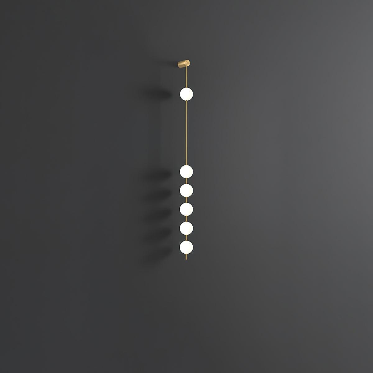 Soloiella aplique de pared Vertical Balls latón