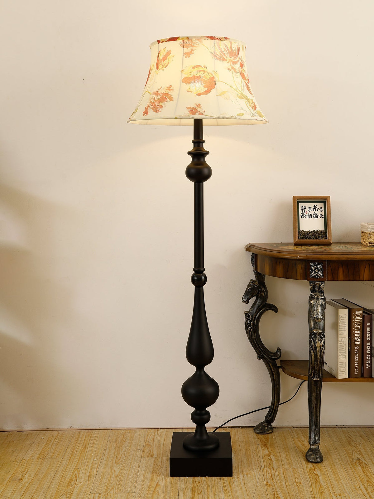 Floren lámpara de pie en madera y tejido clásico