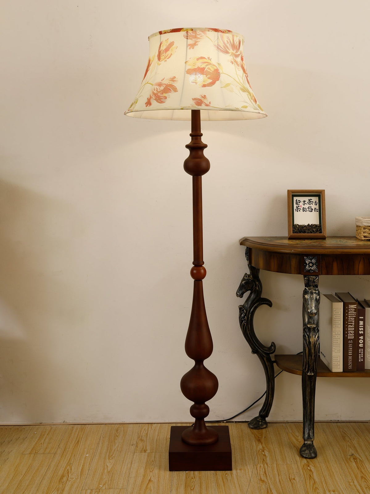 Floren lámpara de pie en madera y tejido clásico