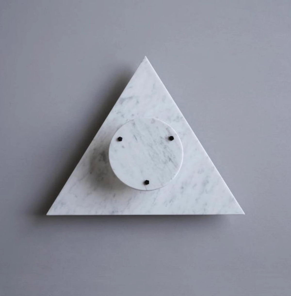 Pyramid aplique de pared de mármol rústico
