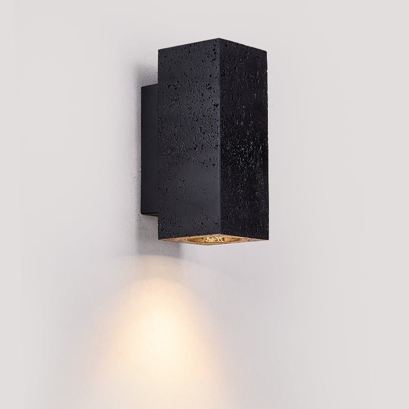Ewan aplique de pared cuboide negro travertino