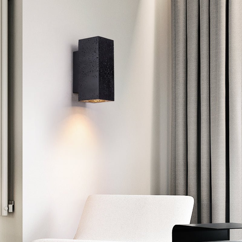 Ewan aplique de pared cuboide negro travertino