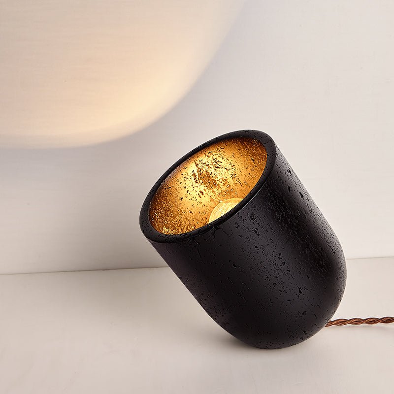 Lumi lámpara de mesa minimalista negra de travertino