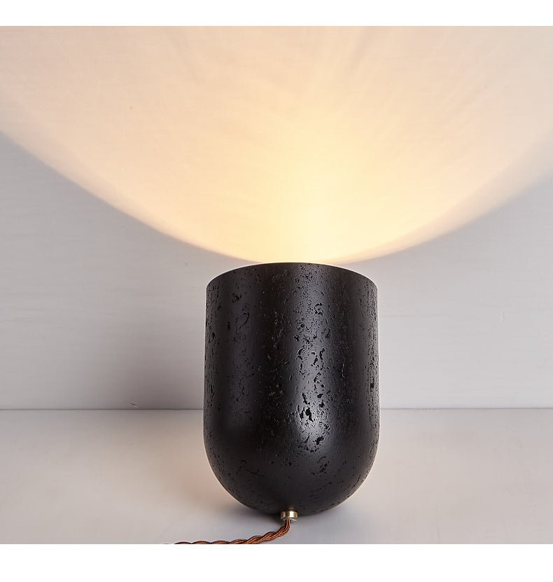 Lumi lámpara de mesa minimalista negra de travertino