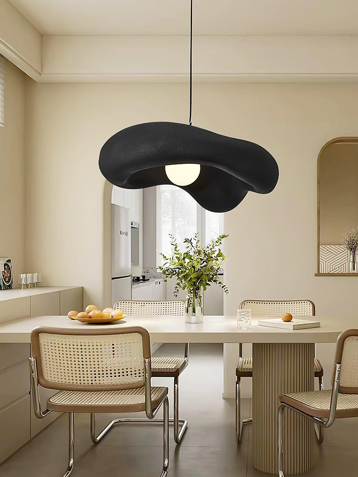 Lámpara colgante de resina en forma orgánica para interiores modernos natural