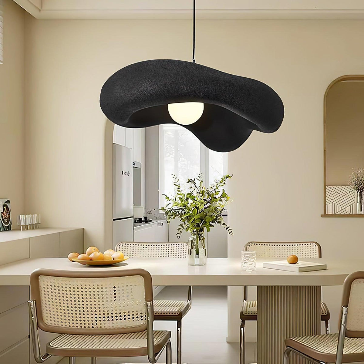 Lámpara colgante de resina en forma orgánica para interiores modernos natural