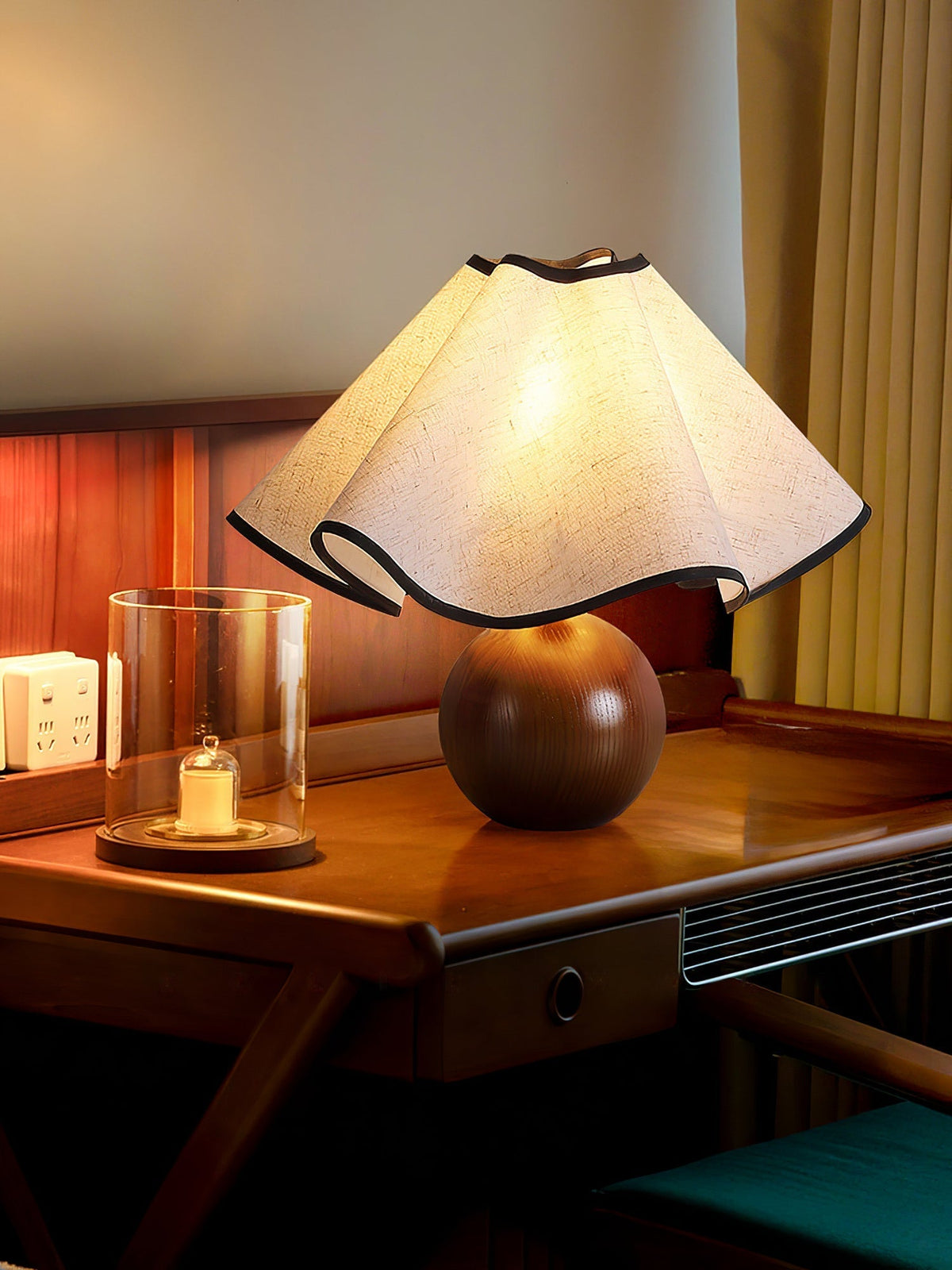 Kalion lámpara de mesa de madera y tejido