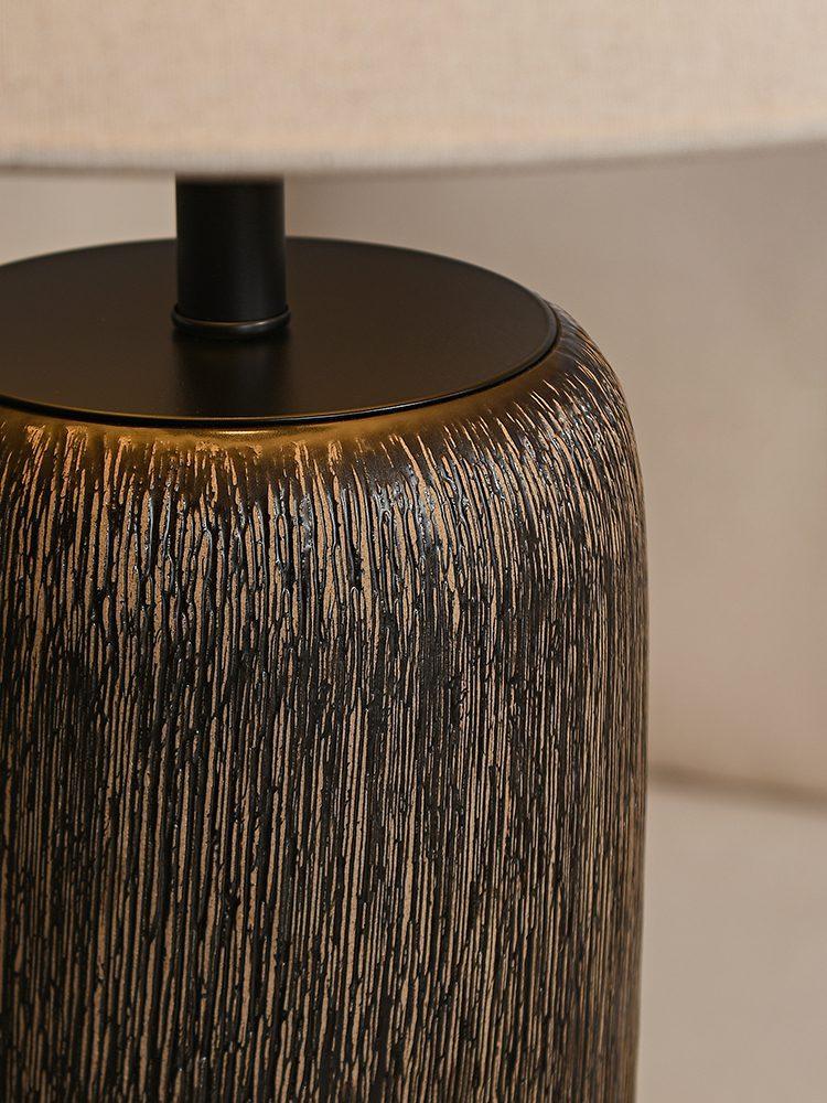 Hael lámpara de pie con grano de madera envejecida