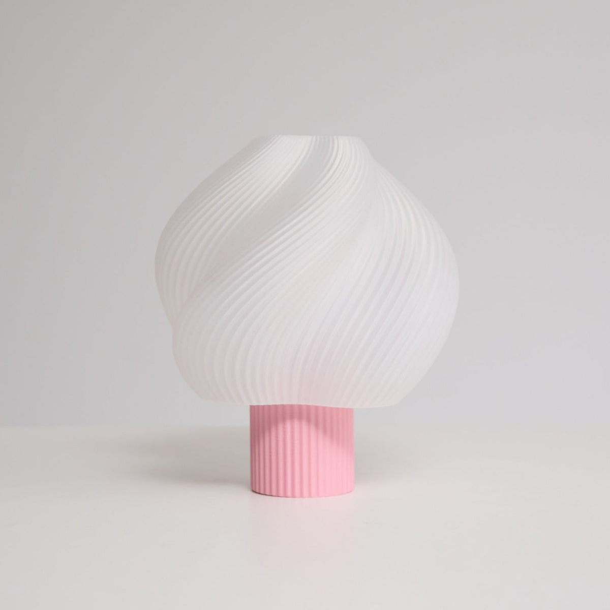 Buffy lámpara de mesa moderna de plástico