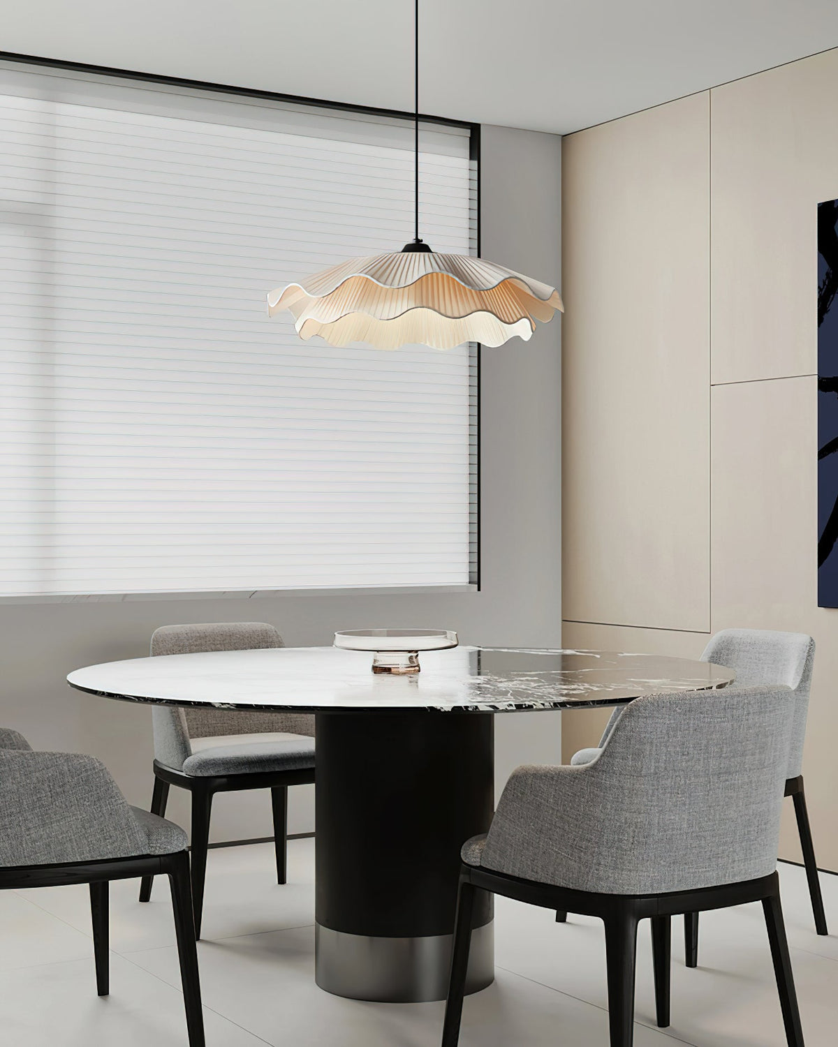 Calavie lámpara colgante con pantalla plisada ondulada en blanco suave