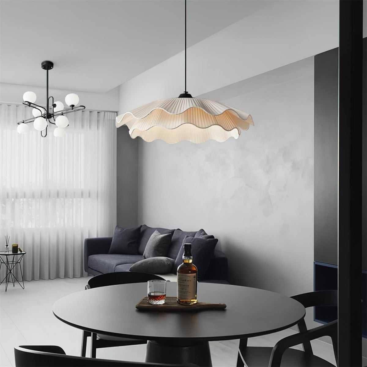 Calavie lámpara colgante con pantalla plisada ondulada en blanco suave